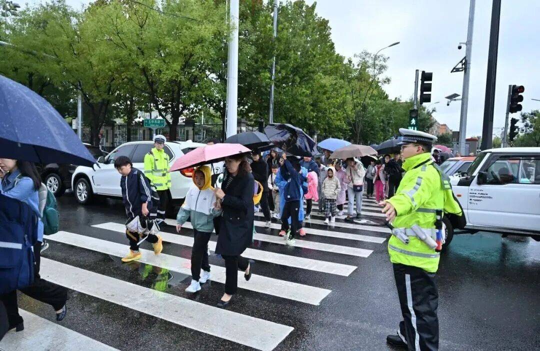 通州降雨已达暴雨级别！应对强降雨，TA们在行动——