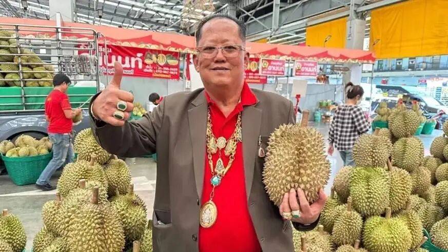 榴莲大亨怒斥出轨儿子：从悬赏教训到宣布断绝关系